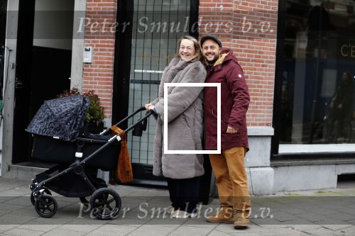Amsterdam 30 januari 2020
Carolien Spoor en haar man John Karthaus achter de kinderwagen.
