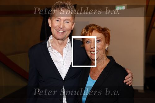 Amsterdam 2 maart 2020
Presentatie de Jantjes met oa Carry Tefsen, Karin Bloemen, Paul Groot, Mariska van Kolck, Esmee Dekker,  Samir Hassan, Mickey Vermeer en Jordy van Loon.
Presentatie vind t plaats in Carre. Carry en Hans Cornelisse