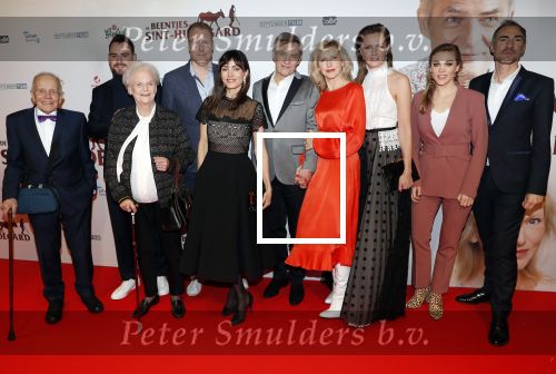 Amsterdam 10 februari 2020
Premiere van de beentjes van Sint Hildegard in Tuschinski met in de hoofdrollen Herman Finkers Johanna ter Steege Leonie ter Braak Ferdi Stofmeel en Daphne Bunskoek .