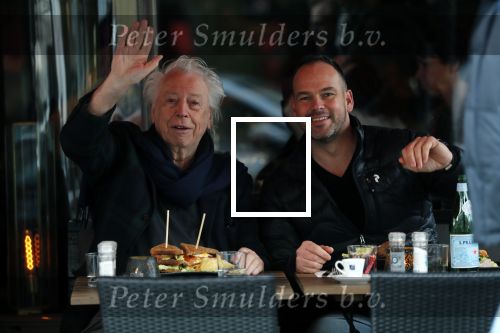 Amsterdam 4 februari 2020
Cees Dam met â€¦ op terras bij v Dam