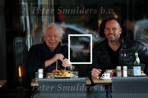 Amsterdam 4 februari 2020
Cees Dam met â€¦ op terras bij v Dam