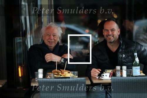 Amsterdam 4 februari 2020
Cees Dam met â€¦ op terras bij v Dam