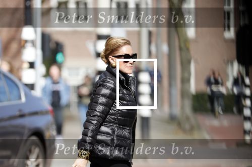 Amsterdam 12 maart 2020
Connie Witteman doet boodschappen met haar Biro . Daarna gaat ze naar de bank