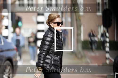 Amsterdam 12 maart 2020
Connie Witteman doet boodschappen met haar Biro . Daarna gaat ze naar de bank