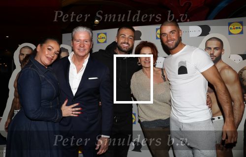 Amsterdam, 20 Februari 2020
Presentatie ondergoed en jogging kleding
door Lidl Gebroeders Dave Roelvink Donny Roelvink en ouders Dries Roelvink Honoria Roelvink Lucienne Kenter