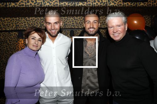 Amsterdam 10 februari 2020
Boek presentatie Donny Roelvink bij Mama Kelly.
Zijn ouders Dries Lucienne Kenter en broer Dave waren natuurlijk aanwezig.