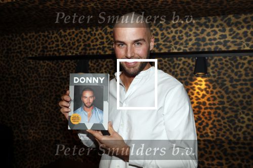 Amsterdam 10 februari 2020
Boek presentatie Donny Roelvink bij Mama Kelly.
Zijn ouders Dries Lucienne Kenter en broer Dave waren natuurlijk aanwezig.