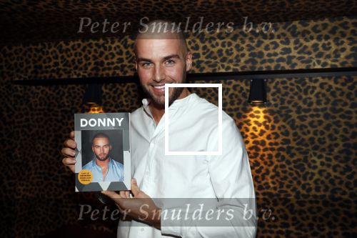 Amsterdam 10 februari 2020
Boek presentatie Donny Roelvink bij Mama Kelly.
Zijn ouders Dries Lucienne Kenter en broer Dave waren natuurlijk aanwezig.