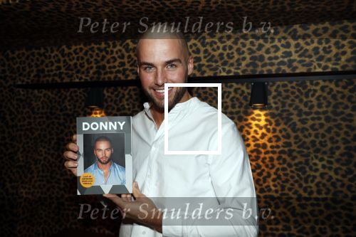 Amsterdam 10 februari 2020
Boek presentatie Donny Roelvink bij Mama Kelly.
Zijn ouders Dries Lucienne Kenter en broer Dave waren natuurlijk aanwezig.