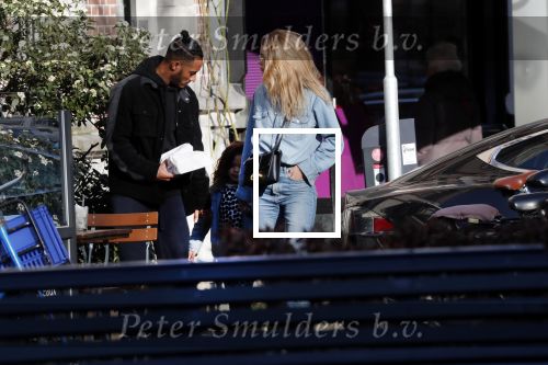 Amsterdam 7 februari 2020
Doutzen Kroes en haar man Sunnery James doen boodschappen met hun dochtertje op de cornelis schuytstraat