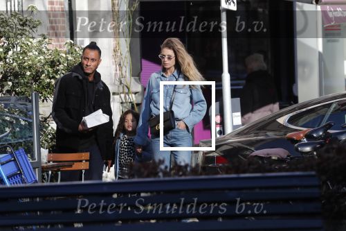 Amsterdam 7 februari 2020
Doutzen Kroes en haar man Sunnery James doen boodschappen met hun dochtertje op de cornelis schuytstraat