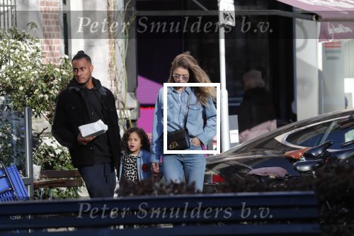 Amsterdam 7 februari 2020
Doutzen Kroes en haar man Sunnery James doen boodschappen met hun dochtertje op de cornelis schuytstraat