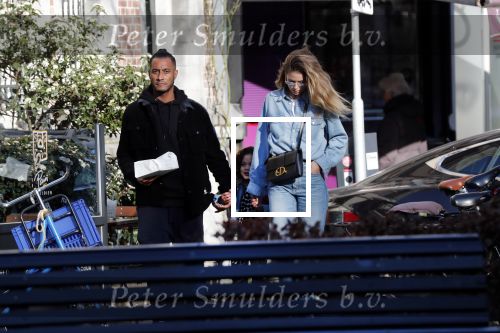 Amsterdam 7 februari 2020
Doutzen Kroes en haar man Sunnery James doen boodschappen met hun dochtertje op de cornelis schuytstraat