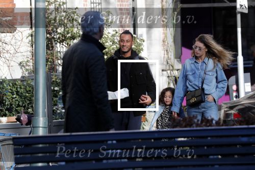 Amsterdam 7 februari 2020
Doutzen Kroes en haar man Sunnery James doen boodschappen met hun dochtertje op de cornelis schuytstraat