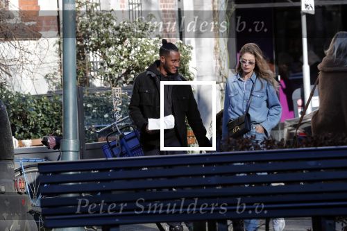 Amsterdam 7 februari 2020
Doutzen Kroes en haar man Sunnery James doen boodschappen met hun dochtertje op de cornelis schuytstraat