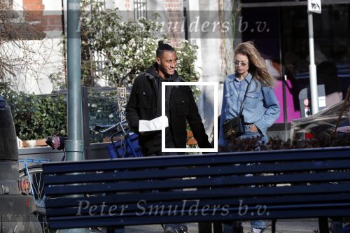 Amsterdam 7 februari 2020
Doutzen Kroes en haar man Sunnery James doen boodschappen met hun dochtertje op de cornelis schuytstraat