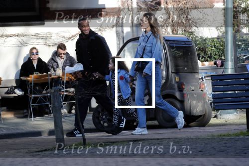 Amsterdam 7 februari 2020
Doutzen Kroes en haar man Sunnery James doen boodschappen met hun dochtertje op de cornelis schuytstraat