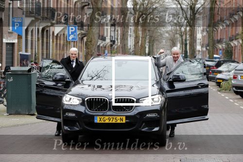 Amsterdam 8 februari 2020
Dries Roelvink en zijn beste vriend Gunther met de BMW X4 in Amsterdam zuid