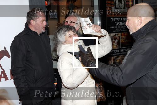 Amsterdam 10 februari 2020
Premiere van de beentjes van Sint Hildegard in Tuschinski met in de hoofdrollen Herman Finkers Johanna ter Steege Leonie ter Braak Ferdi Stofmeel en Daphne Bunskoek .Freek de Jonge met zijn vrouw