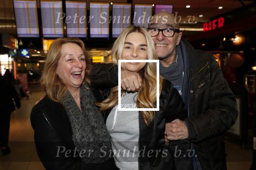 Schiphol 6 februari 2020
Gaby Blaaser vertrekt met Rick Brandsteder naar zuid Afrika voor het programma the Bachelorette. Gaby met haar ouders