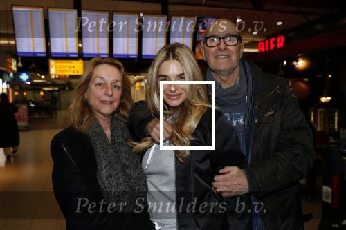Schiphol 6 februari 2020
Gaby Blaaser vertrekt met Rick Brandsteder naar zuid Afrika voor het programma the Bachelorette. Gaby met haar ouders