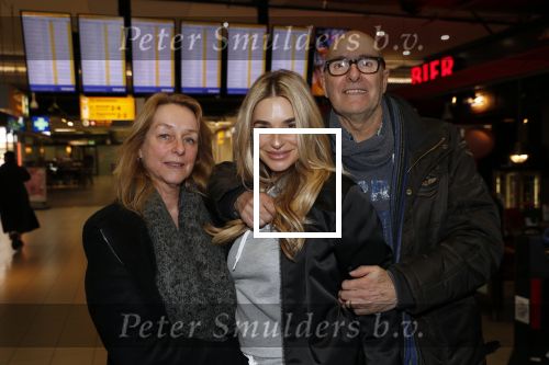 Schiphol 6 februari 2020
Gaby Blaaser vertrekt met Rick Brandsteder naar zuid Afrika voor het programma the Bachelorette. Gaby met haar ouders