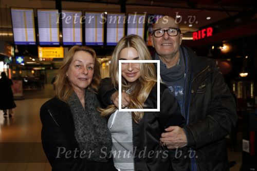 Schiphol 6 februari 2020
Gaby Blaaser vertrekt met Rick Brandsteder naar zuid Afrika voor het programma the Bachelorette. Gaby met haar ouders