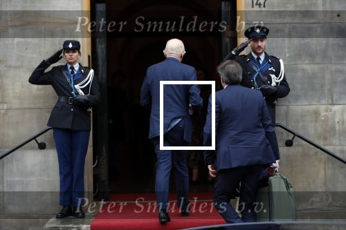 Amsterdam 14 januari 2020
Nieuwjaarsreceptie van Koningin Maxima en Koning Willem Alexander in het paleis op de dam. Geert Wilders gaat met zijn beveiliging via de achterkant naar binnen
