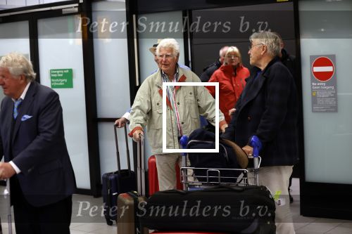 Schiphol 28 februari 2020
Aankomst Willibrord Frequin Barry Stevens Gerard Cox en Peter Faber op schiphol na de opnames van hun programma beter laat dan nooit.