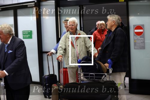 Schiphol 28 februari 2020
Aankomst Willibrord Frequin Barry Stevens Gerard Cox en Peter Faber op schiphol na de opnames van hun programma beter laat dan nooit.