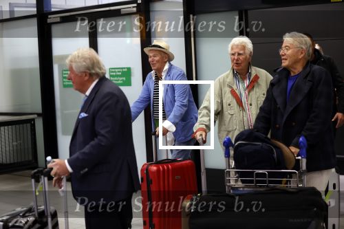 Schiphol 28 februari 2020
Aankomst Willibrord Frequin Barry Stevens Gerard Cox en Peter Faber op schiphol na de opnames van hun programma beter laat dan nooit.