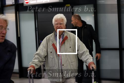 Schiphol 28 februari 2020
Aankomst Willibrord Frequin Barry Stevens Gerard Cox en Peter Faber op schiphol na de opnames van hun programma beter laat dan nooit.