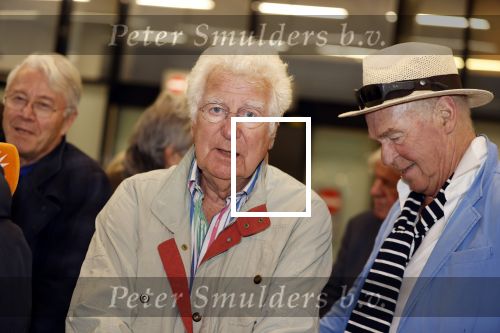 Schiphol 28 februari 2020
Aankomst Willibrord Frequin Barry Stevens Gerard Cox en Peter Faber op schiphol na de opnames van hun programma beter laat dan nooit.