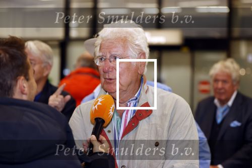 Schiphol 28 februari 2020
Aankomst Willibrord Frequin Barry Stevens Gerard Cox en Peter Faber op schiphol na de opnames van hun programma beter laat dan nooit.