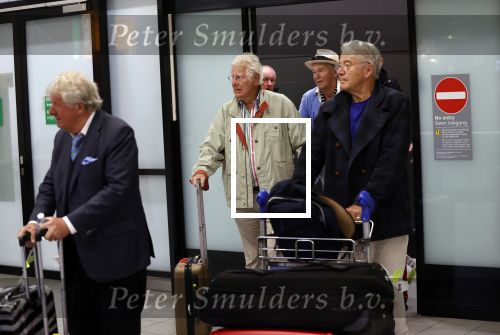 Schiphol 28 februari 2020
Aankomst Willibrord Frequin Barry Stevens Gerard Cox en Peter Faber op schiphol na de opnames van hun programma beter laat dan nooit.