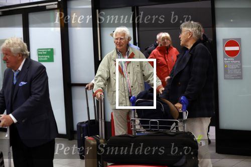 Schiphol 28 februari 2020
Aankomst Willibrord Frequin Barry Stevens Gerard Cox en Peter Faber op schiphol na de opnames van hun programma beter laat dan nooit.