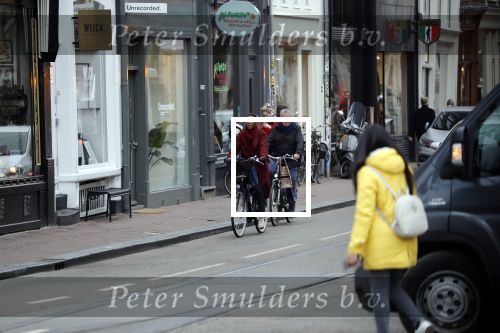Amsterdam 25 januari 2020
Guus Hiddink met zijn vriendin op de fiets in Amsterdam.