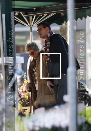 Amsterdam 7 februari 2020
Hansje Boonstra doet samen met haar zoon booddschappen in een biro karretje