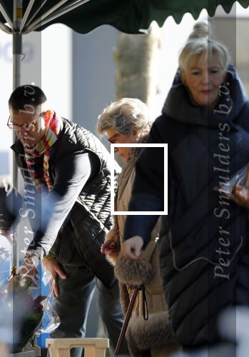 Amsterdam 7 februari 2020
Hansje Boonstra doet samen met haar zoon booddschappen in een biro karretje
