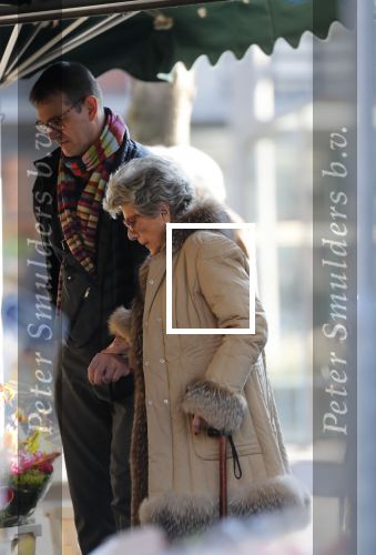 Amsterdam 7 februari 2020
Hansje Boonstra doet samen met haar zoon booddschappen in een biro karretje
