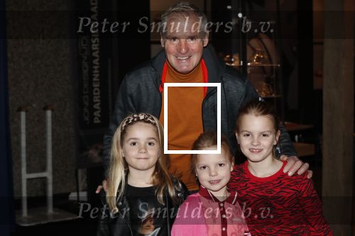 Amsterdam26 januari 2020
Prinses Margarita met haar man Tjalling ten Cate en hun dochters Julia en Paola bij Jumping Amsterdam in de RAI. Heini Otto met kleinkinderen
