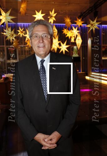 Nieuwegein 4 februari 2020
Henk krol met partner bij heel holland lacht.