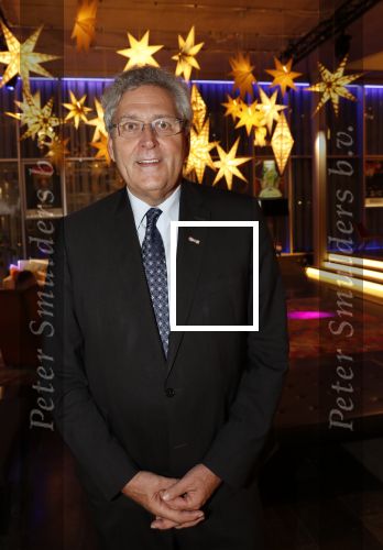 Nieuwegein 4 februari 2020
Henk krol met partner bij heel holland lacht.