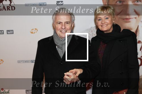 Amsterdam 10 februari 2020
Premiere van de beentjes van Sint Hildegard in Tuschinski met in de hoofdrollen Herman Finkers Johanna ter Steege Leonie ter Braak Ferdi Stofmeel en Daphne Bunskoek .Huub Stapel met zijn vriendin Annemiek  de Vroeg