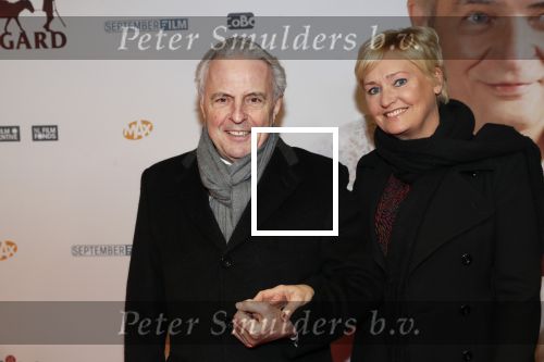Amsterdam 10 februari 2020
Premiere van de beentjes van Sint Hildegard in Tuschinski met in de hoofdrollen Herman Finkers Johanna ter Steege Leonie ter Braak Ferdi Stofmeel en Daphne Bunskoek .Huub Stapel met zijn vriendin Annemiek  de Vroeg