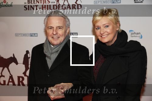 Amsterdam 10 februari 2020
Premiere van de beentjes van Sint Hildegard in Tuschinski met in de hoofdrollen Herman Finkers Johanna ter Steege Leonie ter Braak Ferdi Stofmeel en Daphne Bunskoek .Huub Stapel met zijn vriendin Annemiek  de Vroeg
