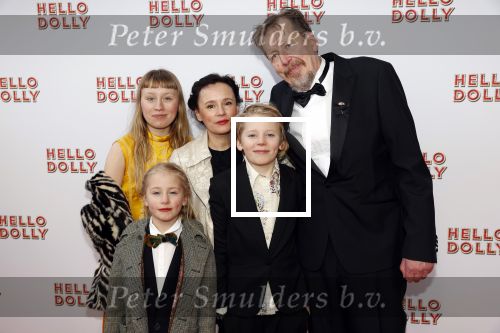 Rotterdam 8 maart 2020
Premiere Hello Dolly in het nieuwe Luxor. Jan Rot met zijn vrouw en kinderen