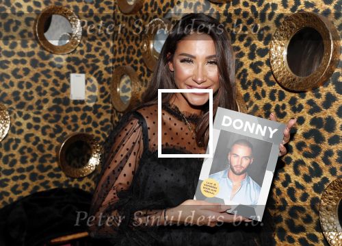 Amsterdam 10 februari 2020
Boek presentatie Donny Roelvink bij Mama Kelly.
Zijn ouders Dries Lucienne Kenter en broer Dave waren natuurlijk aanwezig. janice Blok