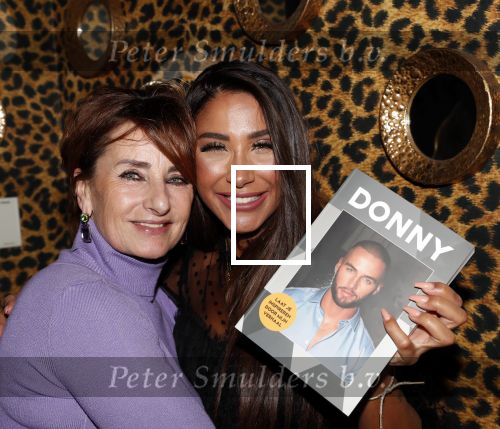 Amsterdam 10 februari 2020
Boek presentatie Donny Roelvink bij Mama Kelly.
Zijn ouders Dries Lucienne Kenter en broer Dave waren natuurlijk aanwezig. janice Blok