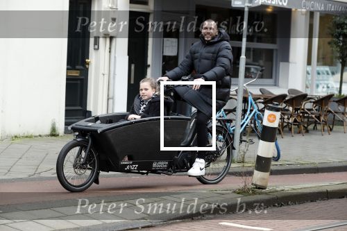 Amsterdam 29 januari 2020
Johnny Heitinga met dochter Jezebel in bakfiets